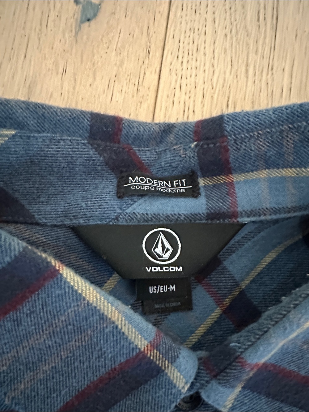 Volcom flannel - Picture 4 of 4